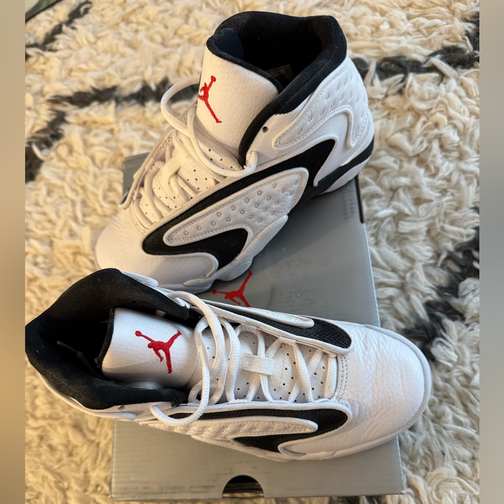 Air Jordan Og Retro White And Black Sneakers With Red Logo - Size 7